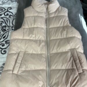 Old Navy Women's Beige Puffer Vest